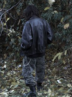 #metalhead #camouflage #leatherjacketoutfit #boots #forest    don't steal my pic, credit if u gonna use it ‼️ Camo Jacket Aesthetic, Apocalypse Aesthetic Clothes, Survival Outfit, Apocalyptic Outfit, Post Apocalyptic Outfit, Metalhead Fashion, Jacket Aesthetic, Emo Outfit, Insta Pics