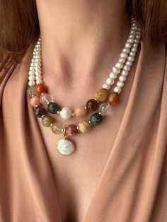 Handmade Pearl Necklace, Jewelry Pearls, Inexpensive Jewelry, Diy Necklaces, Beaded Jewelry Necklaces, Beaded Necklace Designs, Gemstone Pendant Necklace, Handmade Fashion Jewelry, Necklace Statement