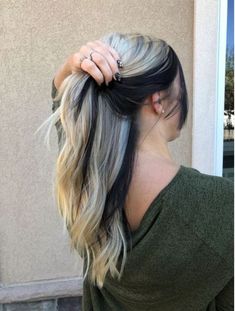 18 Blonde Hair With Dark Underneath To Express Your Beauty Blonde Hair With Dark Underneath Long, Silvery White Hair, Undercolours Hair, Black Highlights On Blonde Hair, Horizontal Split Dyed Hair, Black Hair Blonde Peekaboo, Blonde Hair Black Underneath, Black Under Blonde Hair, Blonde With Black Underneath