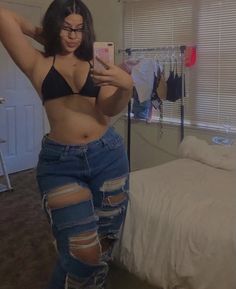 Ordinary Extraordinary, Chubby Fashion, Body Inspiration, Curvy Girl Outfits, Curvy Outfits, Looks Vintage, Body Positivity, Ripped Jeans, The Ordinary