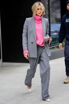 Pink And Red Street Style, Hailey Bieber Pink Outfit, Pink Grey Outfit, Hailey Baldwin Street Style, Playful Fashion, Hailey Baldwin Style, Hailey Bieber Style, Walking Down The Street, Glamour Uk