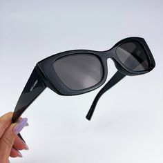 Saint Laurent Sl593 001 Sunglasses Black Square Unisex Brand: Saint Laurent Model: Sl593 Color Code: 001 Gender: Women/Unisex Frame Colour: Black Frame Shape: Square Frame Style: Full Rim Frame Material: Eco Acetate Lens Material: Plastic Lens Color: Black Lens Protection: Category 3 Size: 52x20x145 100% Uv Protection Made In Italy. Full Retail Package With All Accessories: Case, Cloth And All Paperwork. 100% Authentic! Saint Laurent Fashion, Saint Laurent Sunglasses, Black Aviators, Black Rectangle, Wayfarer Sunglasses, Rectangle Sunglasses, Gold Sunglasses, Black Square, Black Sunglasses