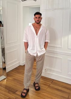 What To Wear In Dubai Outfits, Beach Outfit Men, Dubai Outfits, Black Outfit Men, Birkenstock Outfit, Europe Outfits, Street Fashion Men Streetwear, Fall Outfits Men, Beach Wear Men