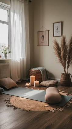 Meditation Living Room Ideas, Cozy Yoga Space, Meditation Room Ideas Decor Small Spaces, Cozy Zen Room, Spare Bedroom Yoga Space, Zen Corner Ideas Bedroom, Meditation Corner In Living Room, Yoga In Bedroom, Wellness Corner Ideas