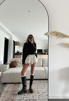 Skirt Outfits Fall, Estilo Indie, European Summer Outfits, Skandinavian Fashion, Chique Outfits, Looks Street Style, Winter Trends, Outfit Inspo Fall, Rabbit Hole