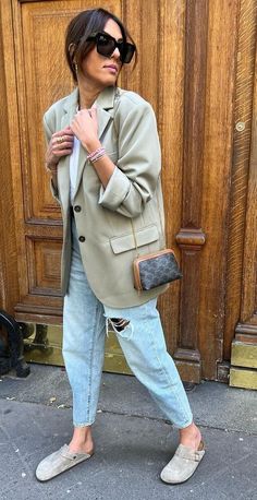 Architect Style Outfits, Linen Blazer Outfit Women, Women Birkenstock, Clogs Birkenstock, Go Viral On Tiktok, Casual Mom Style, Linen Outfit