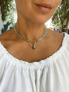 Aquamarine Necklace, Beaded Necklace, Solid 18k Gold, Tahitian Pearl Pendant, Aquamarine Jewelry, Unique Necklace, Gemstone Necklace - Etsy Gemstone Necklace Diy, Stone Jewelry Necklace, Tahitian Pearl Pendant, Natural Pearl Necklace, Assemblage Necklace, Beaded Necklace Diy, Aquamarine Necklace, Gold Bead Necklace, Aquamarine Jewelry