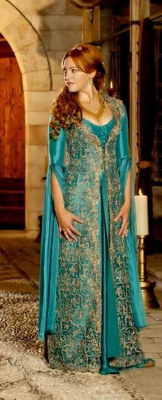 Medieval Gown, Medieval Dresses, Medieval Costume, Fantasy Dresses, Medieval Clothing, Medieval Dress, Magnificent Century, Medieval Fashion, Gorgeous Gowns