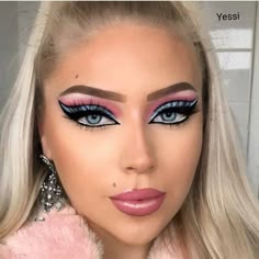 Barbie Eyeshadow, Makeup Barbie, Bratz Doll Makeup, Bluish Green Eyes, Cute Eyeshadow Looks, Doll Makeup