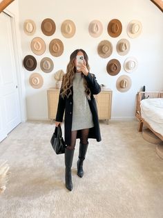 Chic Winter Date Night Outfits for Women Date Night Outfits For Women, Night Outfits For Women, Womens Winter Outfits, Women's Winter Outfit, Sweater Dress Boots, Casual Chic Winter, Winter Date Night Outfit, Winter Date Outfits, Nicole Fashion