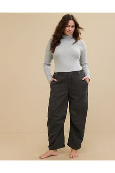 Comfy yet structured fabric/Functional fly and button/Pockets (!!)/Twill deets down the side Aerie Clothing, Structured Fabric, Aesthetic Shoes, Bottoms Pants, Leg Pants, American Eagle Outfitters, Barrel, Women's Jeans, American Eagle