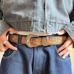 Vintage Style Brown American Western Floral Gold Boho Belt These Belts Are Unisex :)! Beautiful Design One Size Fits Most 1 W X 44l Brand New Belts Aesthetic, Womens Belts Fashion, Cowgirl Belts, Nyc Fits, Modern Cowgirl, Boho Belt, American Western, Boho Belts, Vintage Belt Buckles