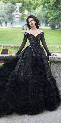 Ball Gown Vintage, Ball Gowns Vintage, Black Wedding Gowns, Gothic Mode, Wedding Dress Black, Prom Dress Black, Gothic Wedding Dress, Gown Vintage