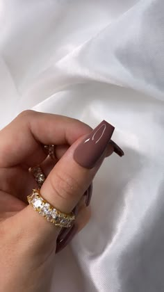 Fall Nails 1 Color, Oct Nail Colors, Tiramisu Slice Nail Color, Tiramisu Nail Color, Nails Inspo One Color, Fall Polygel Nails Design, One Color Fall Nails, Late Fall Nail Designs, Fall Nails Ballerina Shape