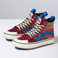 Hi Boots, Vans Aesthetic, Vans High Top, Tenis Vans, Vans Store, Leopard Sneakers, Vans Sk8 Hi, Mens Fashion Casual Outfits, Snowboard Boots