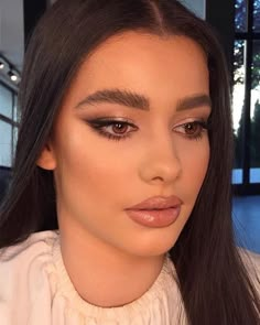 Show Day Makeup, Glam Makeup Hooded Eyes, Blush Ideas, Makeup Hooded Eyes, Dark Hair Makeup, Neutral Glam, Classy Makeup, Smink Inspiration