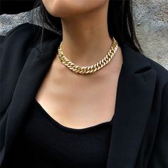 Chunky Chain Choker A simple gold/silver chain to layer with other necklaces or wear alone. Gold link necklaces are the perfect statement accessory to complete an outfit; worn gold chain necklaces are a must have for 2020. Chains and links give a nod to the '80s for a retro statement. Material: Aluminium Chain Length: 40+7cm / 15.7in+2.7in Weight: 42.1g Visit our shop for more necklaces and custom jewelry: https://www.etsy.com/shop/DetailsMatterGift Thank you for visiting and hope you enjoy shop Mens Choker Necklace, Rings Beaded, Chunky Choker Necklace, Outfit Elegantes, Chunky Choker, Gold Link Necklace, Art Jewelry Design, Trendy Necklace, Aesthetic Jewelry