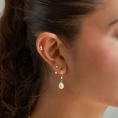 Stylishly cool earring jackets are crafted with two 3mm Freshwater Pearls| Lead and Nickel free.Sold as a PAIR Gold Vermeil (Thick layer of Gold plated over Sterling Silver) Pearl Size 3mm(0.12in) Adjustable, fits 6-11mm(0.25x0.4in) Push butterfly back closure #E175-GPL Wedding Earrings Hair Down, Ear Piercings Wedding, Formal Pearl Earrings, Wedding Piercings, Double Piercing Earrings Ideas, Upper Earrings, Grad Accessories, Second Piercing Earrings, Piercings Gold