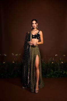 Party Wear Lengha, Indian Outfits Modern, Baju Kahwin, Indian Fits, Outfit Suit, Indian Skirt, Diwali Outfits, Trendy Outfits Indian, Fancy Outfit