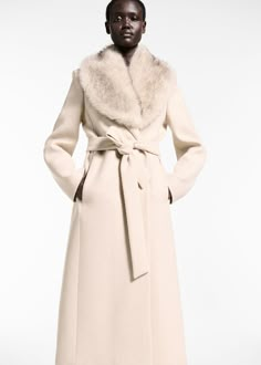 Manteco wool coat with detachable fur collar - Women | MANGO USA Coat With Fur Collar And Cuffs, Winter Coats 2024, Long Coat Dress, Beige Winter Coat, Long Coats For Women, Mango Coat, Coat With Fur Collar, Women Winter Coat, Alpaca Coat