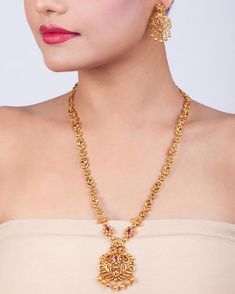 Buy Mahika Necklace Set | Indian Necklace Set Online - Tarinika Bridal Diamond Necklace, Gold Jewelry Outfits, Gold Bridal Necklace, Gold Necklace Indian, Necklace Set Indian, Gold Jewelry Simple Necklace, Gold Necklace Indian Bridal Jewelry, Black Beaded Jewelry, Indian Jewelry Sets