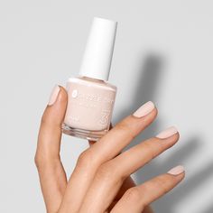 A pale almond cream. If you liked Smitten, you'll love So On Pointe! Dazzle Dry Manicure, Dazzle Dry Nails, Bride Nail Polish, Dazzle Dry Nail Polish Colors, Dazzle Dry, Spring Light, Nail Prep, Dry Nail Polish, Nail Oil