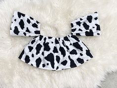 The listing is for one off shoulder crop top. Top is made of 100% cotton woven. Animal Print Crop Tops, Cow Birthday Parties, Baby Coming Home Outfit, Cow Birthday, Off Shoulder Crop Top, Birthday Party Outfits, Girls Leggings, Girls Clothing Sets, Shoulder Crop Top