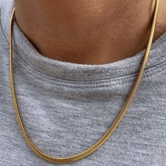 We took on this timeless chain necklace looking to add on to all the aspects and details our male customers love and value: Durability, Affordability & Longevity. This mens snake chain is made from sustainable materials, from long lasting 18k gold and silver, to non tarnish stainless steel all combined to create a 1-of-a-kind chain made to be worn for a lifetime. Seamlessly woven together to create a braided flat chain, fully overlaid in your choice of a smooth 18k gold or silver finish. ✧ Build Gold Snake Jewelry, Snake Chain Gold, Flat Snake Chain, Gold Snake Chain, Gold Chain Design, Mens Gold Jewelry, Mangalsutra Designs, Herringbone Necklace, Gold Chains For Men