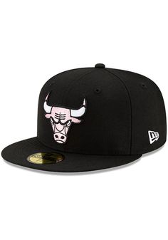 the chicago bulls'new era 59fifty fitted hat is shown in black