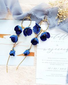 Navy Blue Gold Long Chain Wedding Earrings for Brides Fancy - Etsy Poland Jewelry For Blue Dress, Blue Flower Shaped Party Earrings, Blue Flower-shaped Party Earrings, Blue Elegant Flower Earrings For Formal Occasions, Elegant Blue Bridal Earrings For Bridesmaids, Blue Flower Shaped Jewelry For Party, Blue Drop Flower Earrings For Party, Elegant Blue Flower Earrings, Blue Dangle Flower Earrings For Party