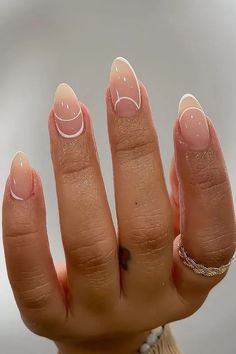 Spring Minimalist Nails Short, Fun Nude Nail Designs, How To Ombré Nails, Nude Sns Nails, Metallic Nails Gold, Nude Nails With White Design, Nude Abstract Nails, Nails Icy Blue, Nails Neutral Colors