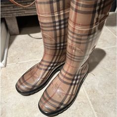 Burberry Rain Boots In Near Perfect Condition. Just Needs A Little Cleaning And They’re Brand New. Worn Maybe 4 Times If That. They Go To Below The Knee And Are Very Comfortable. Women’s Size 7. Do Not Have Og Box. Just The Boots Burberry Boots Outfit, Burberry Rain Boots Outfit, Rain Boot Outfit, Burberry Boots, Burberry Rain Boots, Burberry Shoes, Boots Outfit, Winter Rain, The Knee