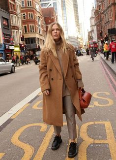 Affordable Winter Outfits, Jessie Bush, The London Look, Coat Inspiration, Camel Coat Outfit, Fall Coats, London Girl, Vegan Leather Skirt, London Look