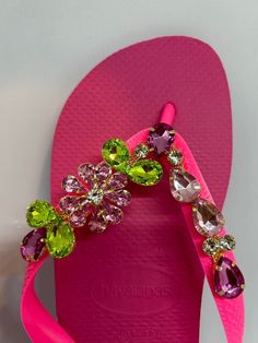 Perfect for Summer Walk at the beach with a pair of comfy & cute flip flops, great for pool and walks  Made with Cristals and a satin lace its super confortable This is Havaianas brand  Size 9/10 Color Pink Can be made in different colors and sizes. Please take a look at my others flip flops! Smoke and pet free Adjustable Pink Flip Flops For Beach, Adjustable Sandals With Rhinestones For Beach Season, Adjustable Rhinestone Sandals For Beach Season, Adjustable Rhinestone Toe Post Flip Flops, Pink Party Flip Flops For Summer, Pink Summer Party Flip Flops, Summer Party Pink Flip Flops, Pink Party-style Summer Flip Flops, Summer Gift Open Toe Flip Flops