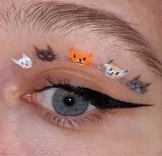 Fun Eyeliner Ideas, Fun Graphic Liner, Colourful Eyeliner, Graphic Liner Ideas, Pencil Aesthetic, Wicked Makeup, Crazy Eye Makeup, Bold Lip Color