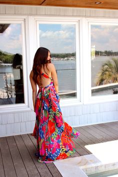 Colorful maxi dress with v-cut neckline, tie bow shoulders, and slimming waist tie!