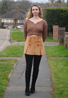 ❤Incredible 90s/Y2K vintage brown suede mini skirt with statement buttons! ❤Label states UK size 10 but comes up a little smaller and would best fit UK size 8-10, please check the measurements below: ❤Waist measurement: 29 inches. ❤Hip measurement: 35 inches ❤Length: 14 inches ❤Fully lined with zip closure ❤In good vintage condition, general signs of wear only ❤Model is size 8-10 and 5'7 Cheap Brown Mini Skirt With Pockets, Brown Mini Skirt With Button Closure, Brown Mini Skirt With Button Closure For Fall, Brown Button Closure Mini Skirt For Fall, Fall Brown Mini Skirt With Button Closure, Pantyhose Outfit, High Heel Boots Outfit, Tall Women Fashion, Tight Dress Outfit