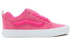 Pink Vans, Jordan Shoes Retro, Chic Fall Outfits, Shoes Retro, Vans Style, Streetwear Fashion Women, Black Sneakers, Dream Shoes, Top Priority