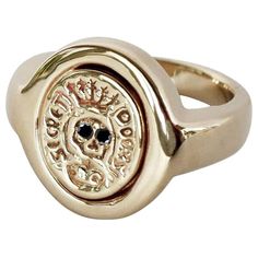 Crest Ring Signet Ring Black Diamond Gold Skull Memento Mori Style J Dauphin J DAUPHIN signature piece " Secret Doors" This ring is made in White or Yellow 14k Gold. It has White or Black Diamonds as eyes on the skull/ This ring is Unisex. Hand made in Los Angeles Inspired by Memento Mori, medieval Latin Christian theory and practice of reflection on mortality. Which in Latin means "remember that you have to die", it symbolize the vanity of early life and the nature of all early goods and pursui Rings Signet, Secret Doors, Chloë Sevigny, Mori Style, Diamond Skull, Diamond Signet Ring, Brand Ideas, Chloe Sevigny, Ring Ruby