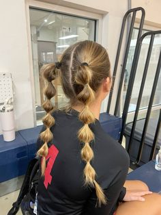 Unique Soccer Hairstyles, Easy Vball Hair Styles, Pigtail Hairstyles Volleyball, Sporty Bubble Braids, Bubble Braid Volleyball Hairstyles, Pigtail Ideas For Women, Dig Pink Volleyball Hairstyles, Volleyball Girl Hairstyles, Hair Ideas For Game Day