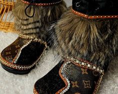 Custom Croc Boot With Fur - Etsy Fur Leather Boots, Luxury Boots With Faux Fur Lining, Fur Trim Boots, Luxury Winter Boots With Faux Fur Trim, Luxury Shearling Boots With Faux Fur Trim, Women’s Fur Boots, Crocs Boots, Womens Loafers, Fur Boots