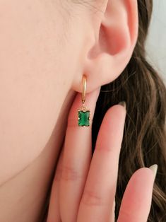 Dainty Dangle Earrings, Earrings Emerald, Dangle Earrings Gold, Earrings Dainty, Huggie Earrings, Huggie Hoop Earrings, Dainty Earrings, Gold Hoops, Ear Jewelry