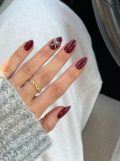 Cherry Wine Nails, Kutek Disney, Wine Nails, Maroon Nails, Cherry Wine, Christmas Nails Easy, Smink Inspiration, Casual Nails, Makijaż Smokey Eye