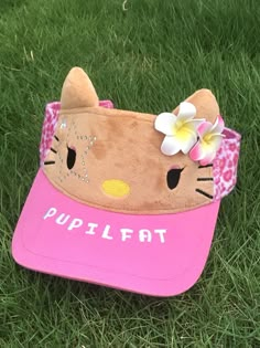 Embrace the cuteness and functionality with our Kitty Sun Protection Cap, featuring an adorable color block design. This unique cap is crafted to resemble a charming kitty, making it a perfect accessory for your kawaii wardrobe. The cap's brim is a delightful shade of pink, adorned with a trendy letter-knit pattern, adding a touch of playful elegance. What sets this cap apart are the sides, which boast a fun pink leopard print, enhancing its stylish appeal. Whether you're out for a casual day in Gyaru Accessories, Kawaii Wardrobe, Brown Kitty, Charming Kitty, 2000s Look, Kawaii Hat, 17th Birthday Gifts, Alt Clothes, Gyaru Fashion