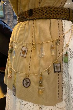 Ren Faire Costume Accessories, Diy Druid Accessories, Ren Faire Shop, Ren Faire Apothecary, Ren Faire Purse, Ren Faire Outfits Aesthetic, Ren Faire Hobbit, Ren Faire Camping, Thrift Ren Faire