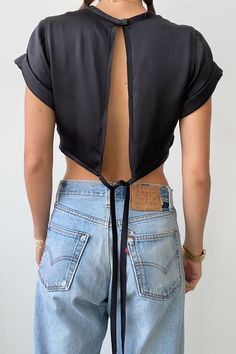 Orseund Iris, Satin Crop Top, Club Tops, Couture Mode, Black Crop Tops, Vintage Denim, Diy Fashion, Diy Clothes