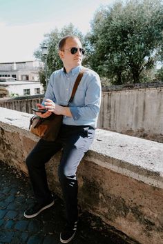 How to Dress Like a Local in Rome - MY CHIC OBSESSION French Wardrobe Basics, Love Your Man, European Clothing, Parisian Outfits