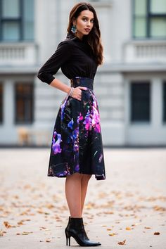 Floral Printed Skirt, High Waist Skirt, Plus Size Clothing Purple flared skirts with purple flower print. ➤ Features > Skirt length: 70 cm (27.5') > high waist skirts > waistband > wide front and back pleats > fully flared skirts > side pockets > mid length ➤ Sizing My Size Guide in FAQ section below will help you define the perfect size match. The item can also be made according to your measurements - just message them to me. ➤ Delivery Your item is made-to-order and will b A-line Gathered Skirt For Cocktail, Cocktail A-line Gathered Skirt, Relaxed Midi Skirt For Cocktail Occasions, Pleated Midi Skirt For Cocktail, Cocktail Midi Gathered Skirt, Cocktail Full Skirt With Lined Detail, Cocktail Full Skirt With Lining, Cocktail Full Lined Skirt, Fitted Full Skirt Bottoms For Cocktail