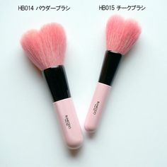 ■ KUMANO FUDE Heart-shaped Make up Brushes 2set Powder & Cheek Hair material: Goat Hair, Polyester Size: Powder Brush: Hair length: about 4.0 cm / 1.57 inches Total length: about 12.0 cm / 4.72 inches Cheek Brush: Hair length: about 3.5 cm / 1.38 inches Total length: about 11.0 cm / 4.33 inches This listing is for a cute and beautiful KUMANO FUDE Heart-shaped Make up Brushes 2set Powder & Cheek. The Kumano Makeup Brush (Kumano Brush Makeup Brush) is made in Kumano Town, Anki County, Hiroshima Pr Brush Makeup, Brush Hair, Make Up Brushes, Vintage Cosmetics, Goat Hair, Party Favours, Hiroshima, Makeup Brush, Powder Brush