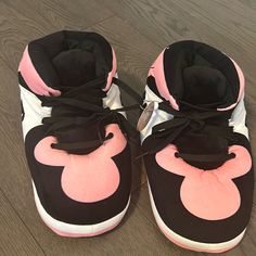 Size 8 Woman’s Jordan Slippers In Pink And Black. Never Worn, Brand New. Bannd Goods Brand. Super Cute And Perfect For School, Camp, And Anything In Between! Jordan Slippers, Fluffy Shoes, School Camp, Shoes Jordan, Size 8 Women, Birthday List, Pink And Black, Good Brands, Jordan Shoes